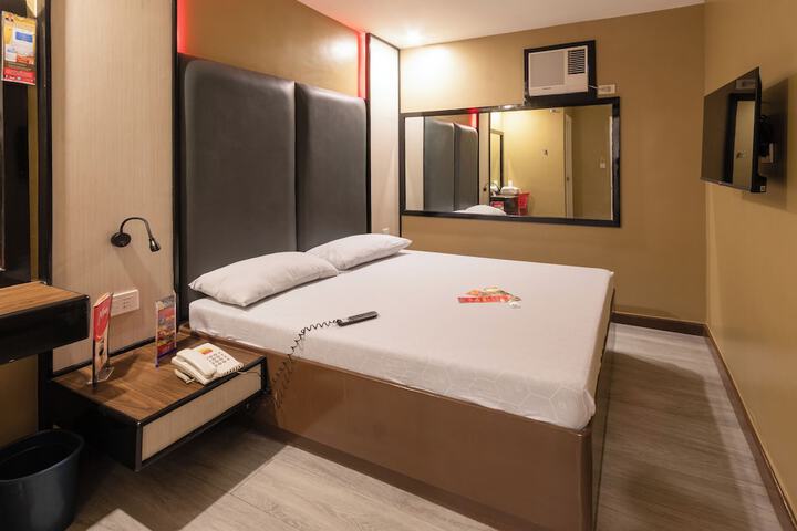 Room 11 of 29