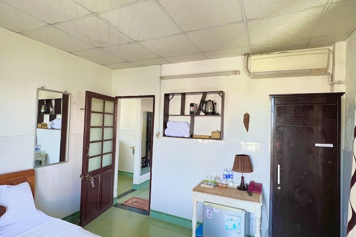 Room 89 of 153