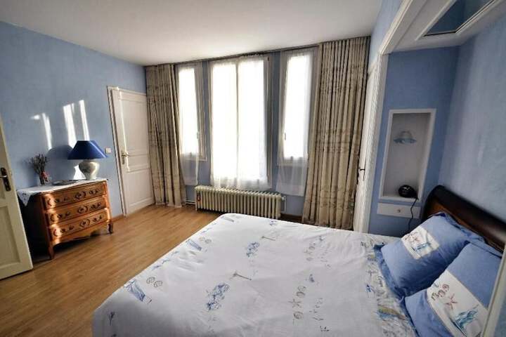 Room 8 of 47