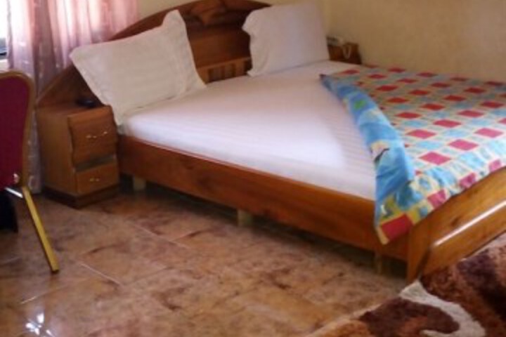 Room 3 of 16