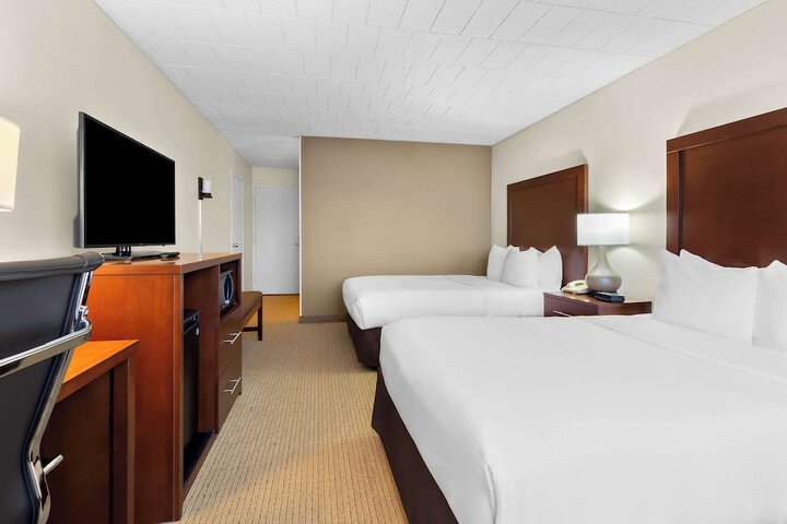 Standard Room, King or Two Doubles (5 of 9)