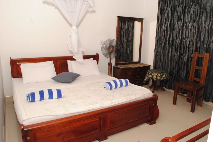 Room 4 of 26