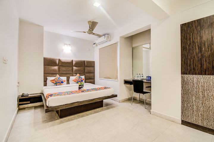 Room 12 of 27