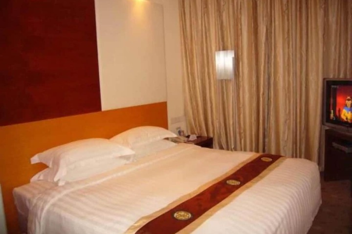 Room 14 of 22