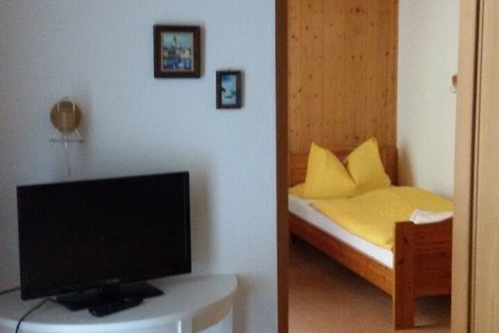 Room 2 of 39