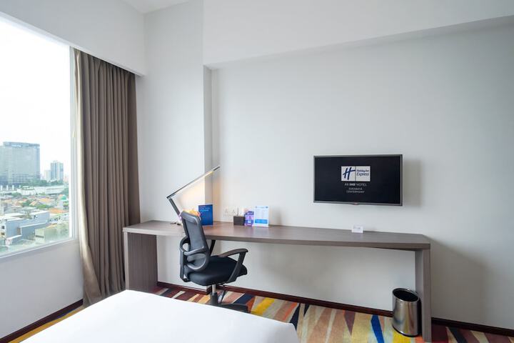 Room 4 of 70