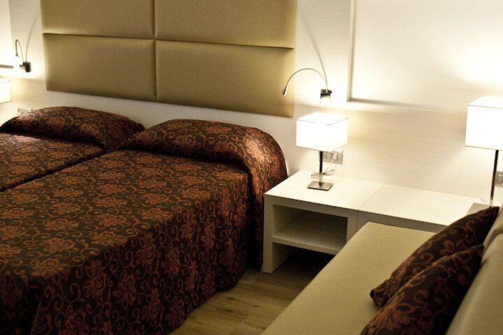 Room 15 of 86