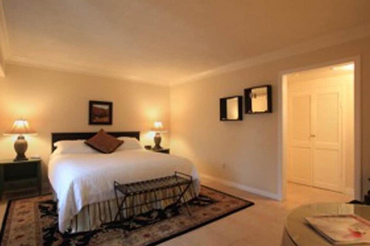Room 27 of 70