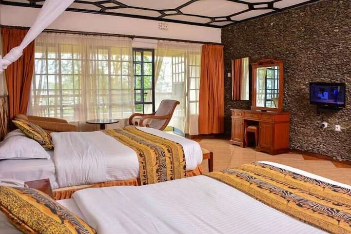 Room 4 of 25