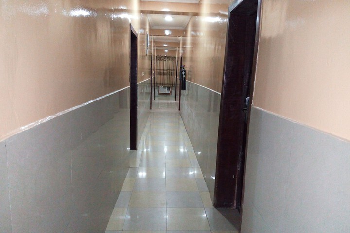 Ballroom/Hall 32 of 34