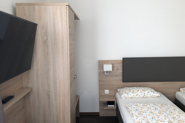 Room 8 of 46