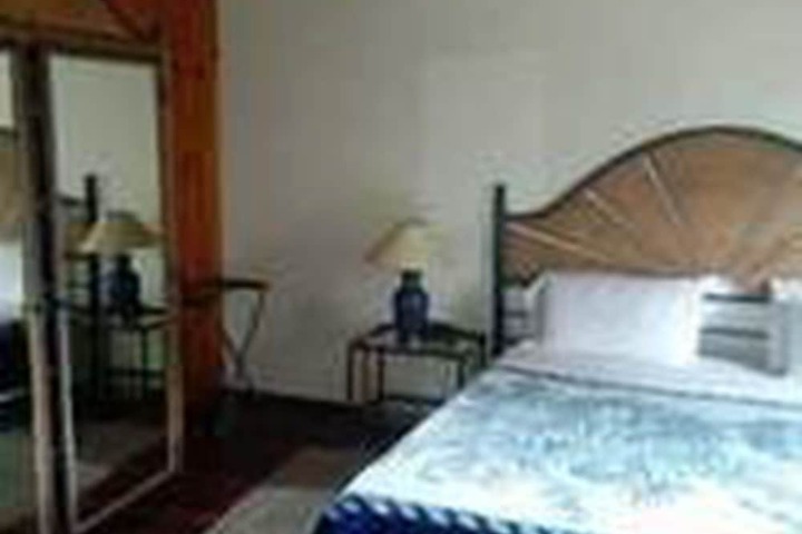 Room 2 of 12