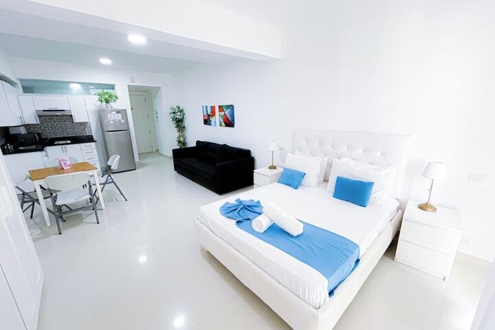 Room 6 of 32