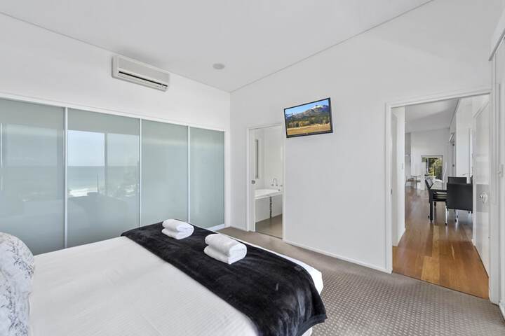 Room 4 of 23