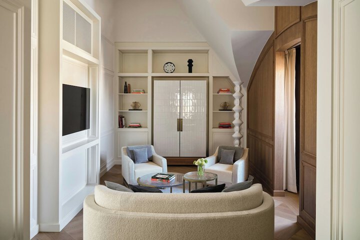 Room 77 of 168