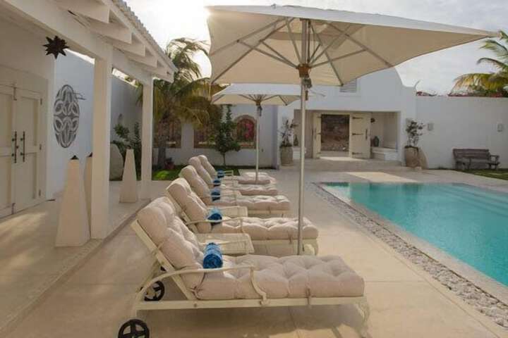 Sundeck 66 of 73