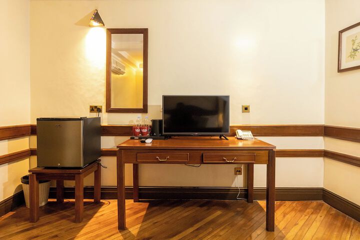 Room 65 of 174