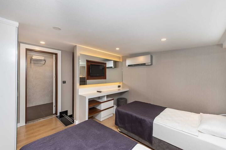 Room 14 of 92
