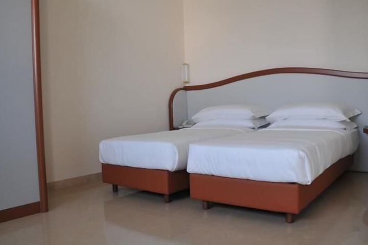 Room 8 of 23
