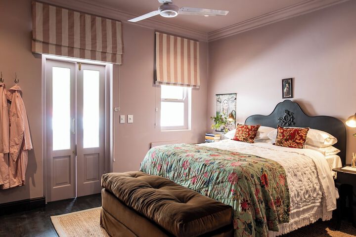 Room 52 of 110