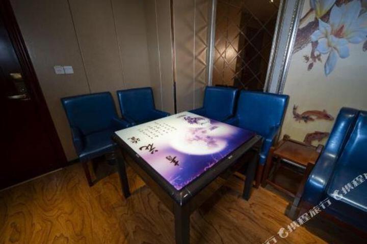 Photo of Wanjia Business Hotel (Yuzhong Taibai East Road)
