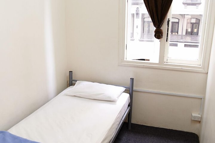 Room 8 of 42