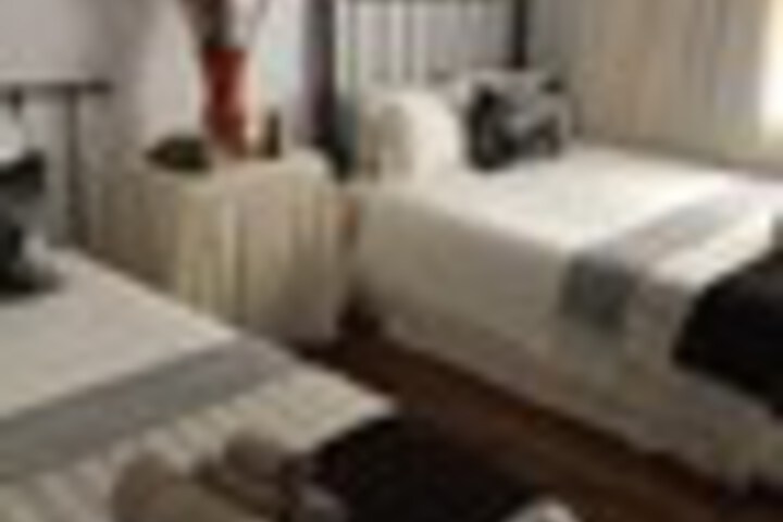 Room 5 of 48