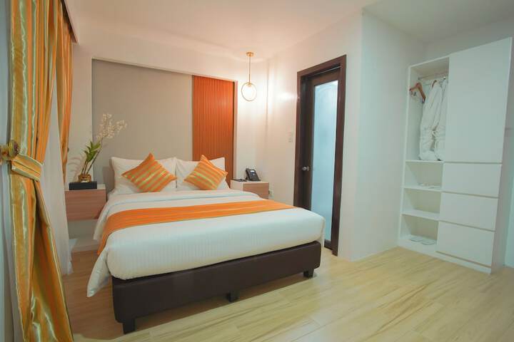 Room 5 of 33