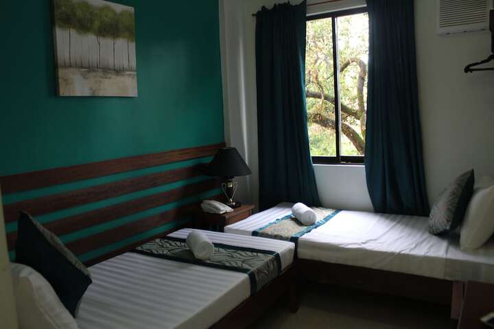 Room 11 of 34