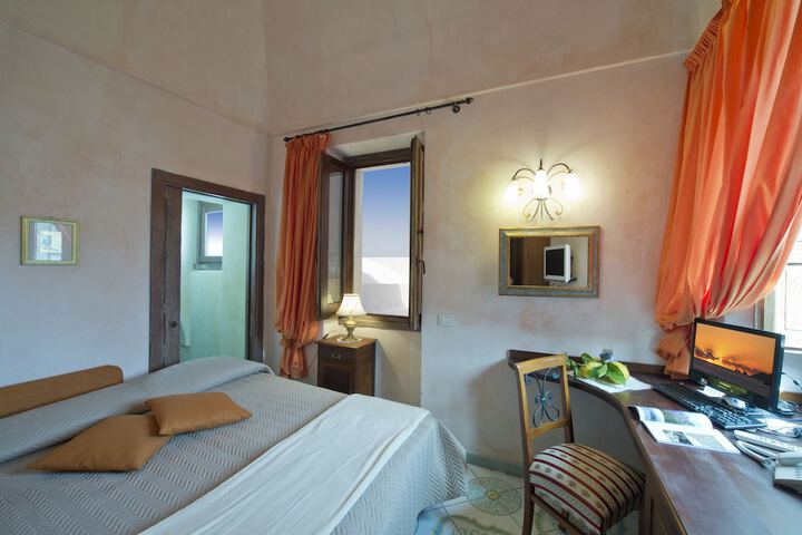 Room 13 of 81