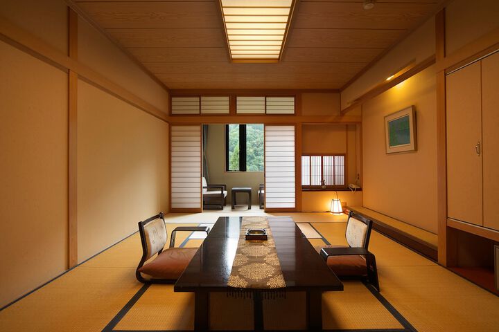 Room 16 of 42
