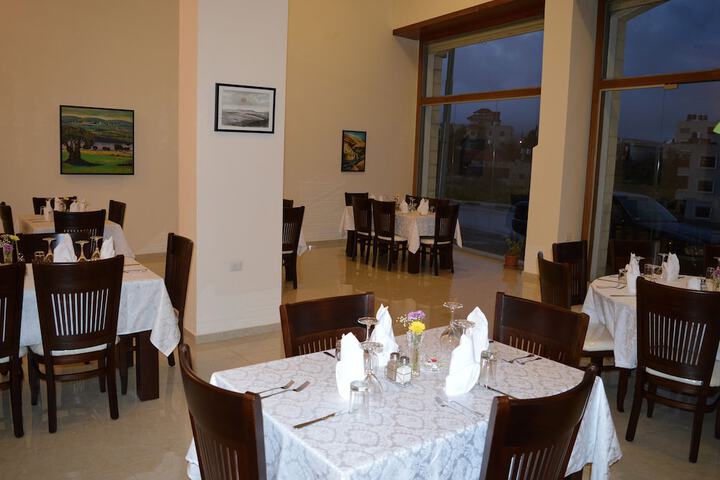 Dining 72 of 107