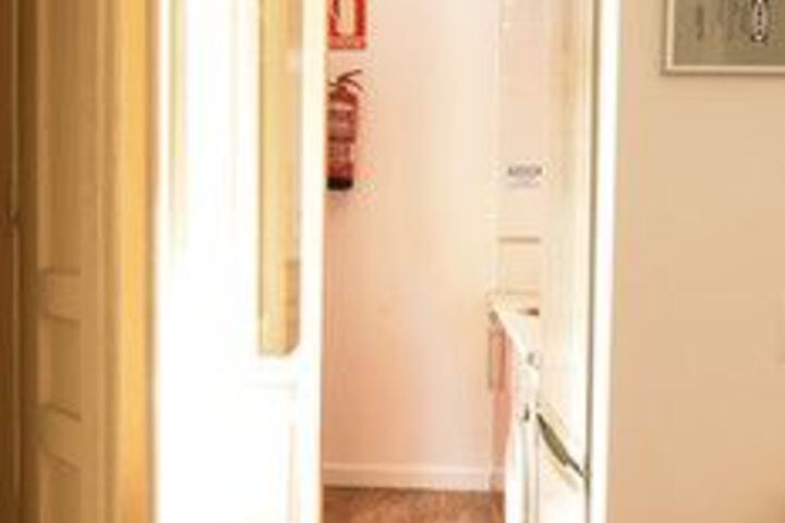 Room 32 of 49