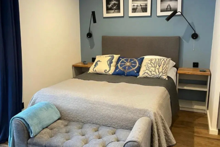 Room 5 of 17