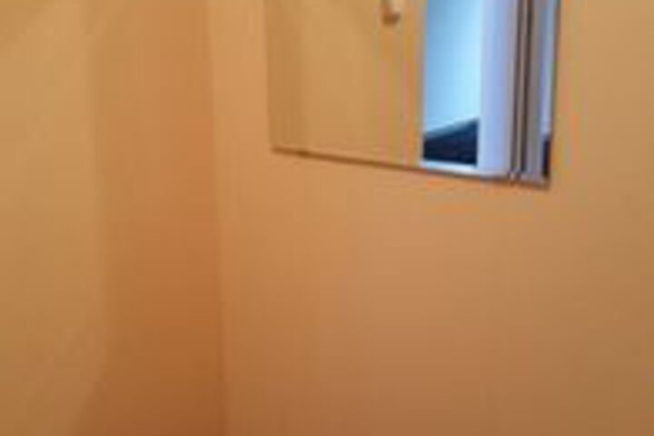 Room 18 of 29