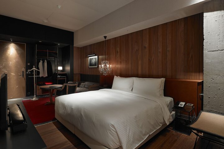Room 8 of 70