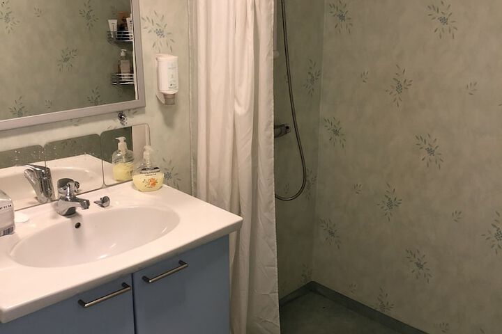 Room 37 of 63