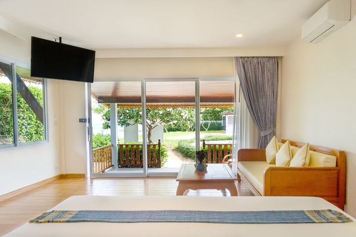 Room 2 of 80