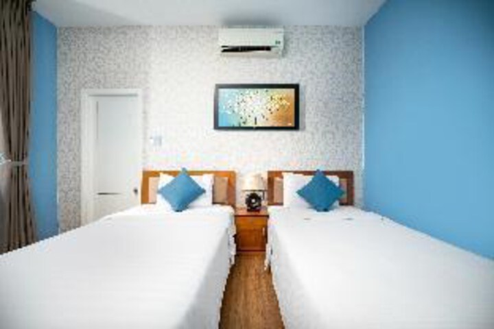 Room 9 of 21