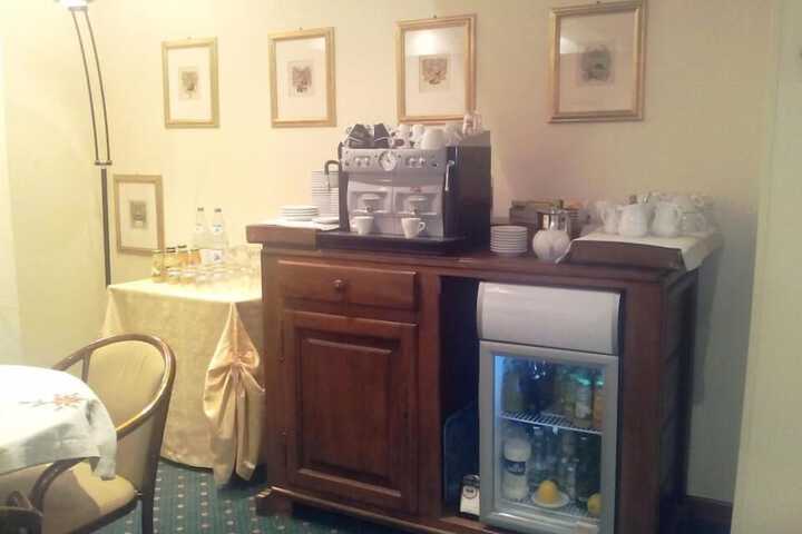 Breakfast/Coffee Service 15 of 19