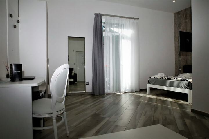 Room 12 of 82