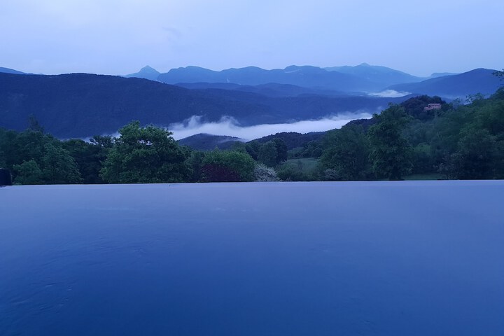 Pool 20 of 38