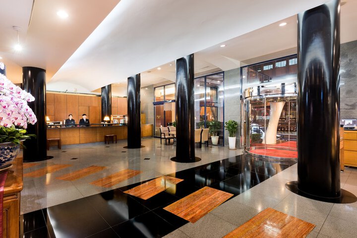 Entrance & Lobby
