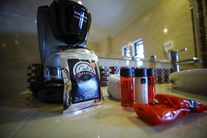 Breakfast/Coffee Service 16 of 57