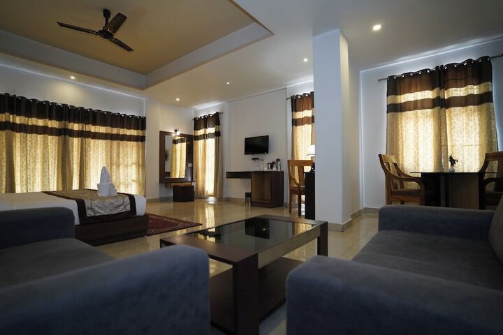 Room 3 of 7