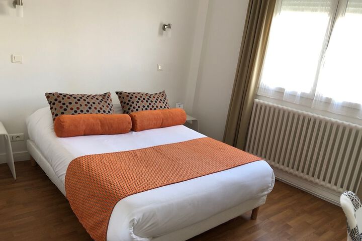 Room 8 of 43