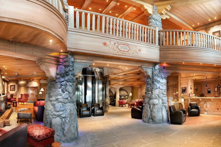 Guest Lobby