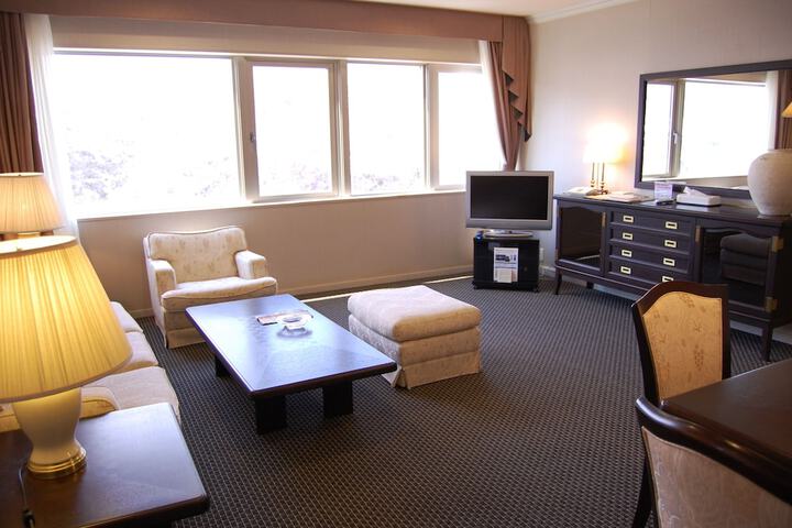 Room 22 of 240