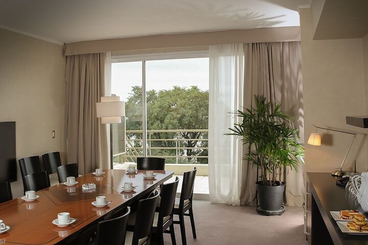 Room 8 of 28