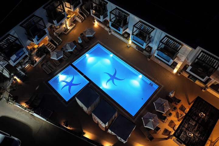 Hotel 100 of 102